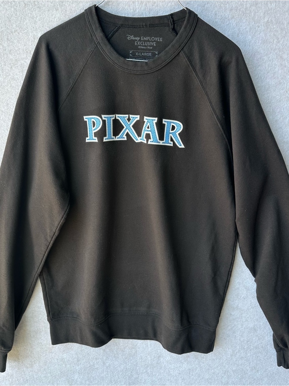 Disney PIXAR Black Men’s Crewneck Sweatshirt Size XL with Logo